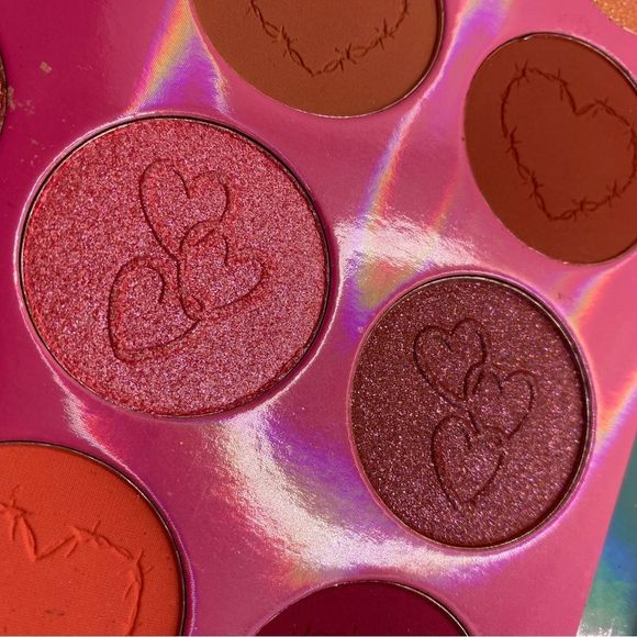 ⭐️NEW KAROL G Mega Eyeshadow Palette Book with Blush and highlighter - Picture 8 of 10